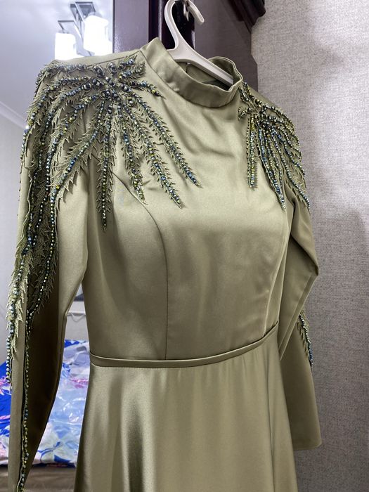 Вечерное платье в отличном состоянии, размер 38