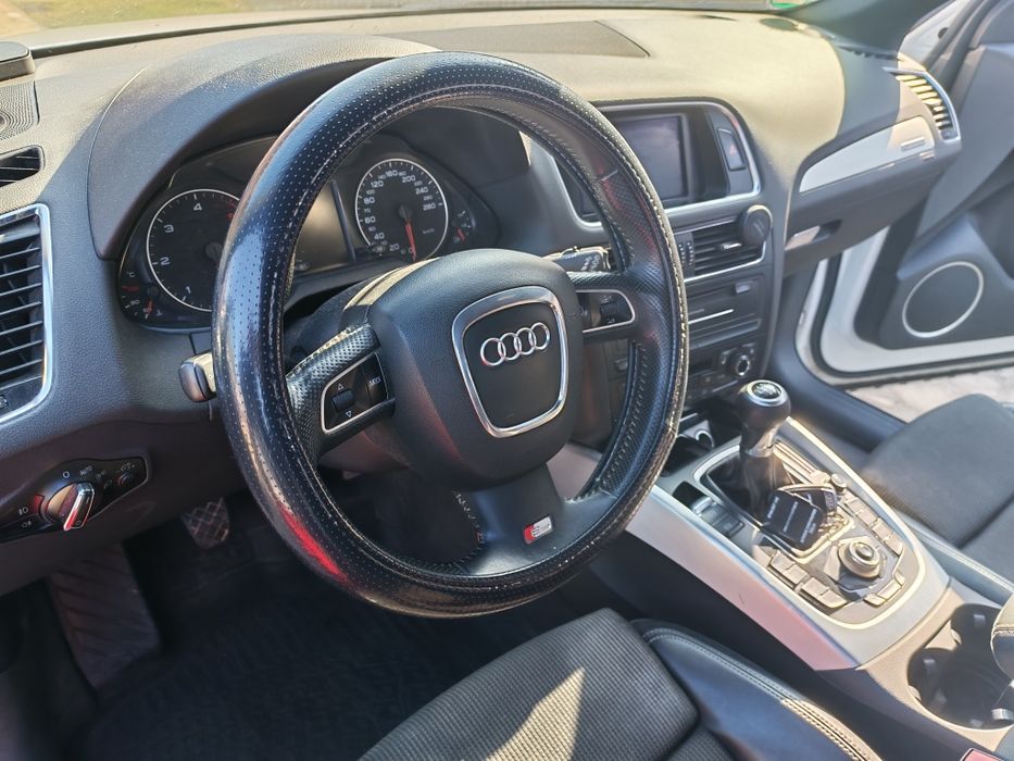 Vand Audi Q5 2010