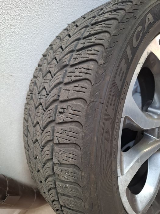 Vând 4 jante echipate cuanvelope M +S 225/50R17  98V cu protecție la jante