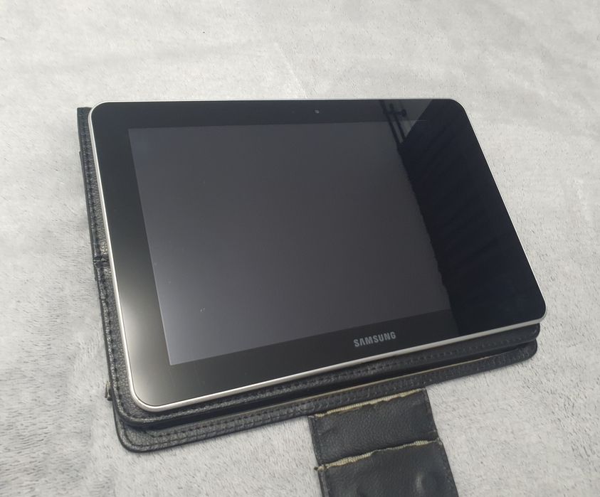 Vând tableta Samsung Tab 10.1 ca noua.Pret 220 ron