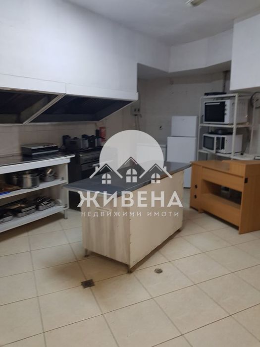 Хотел под наем в кв. Бриз, РЗП 2000 кв.м,