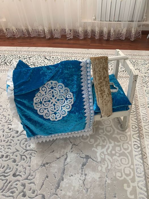 Ак бесык тосегымен бырге