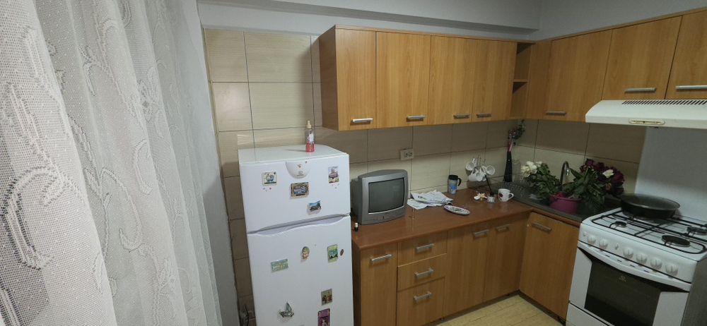 Vand apartament 3 camere