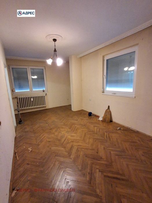 Продава се Многостаен апартамент в Плевен, Идеален център - 103 кв.м за 723 €/кв.м - Снимка #1