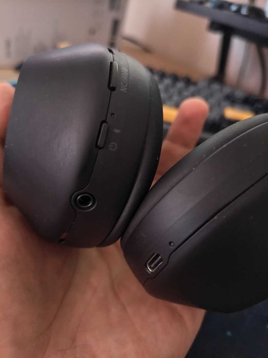 Sony WH-1000XM5 – 100% funcționale – ANC / Bluetooth – braț reparat
