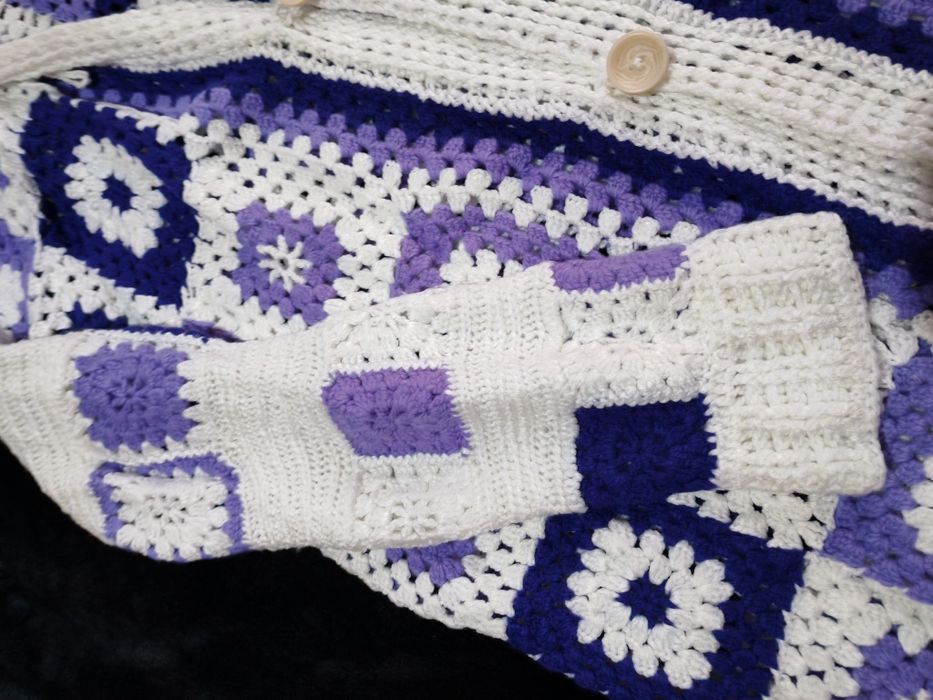 Cardigan lucrat manual