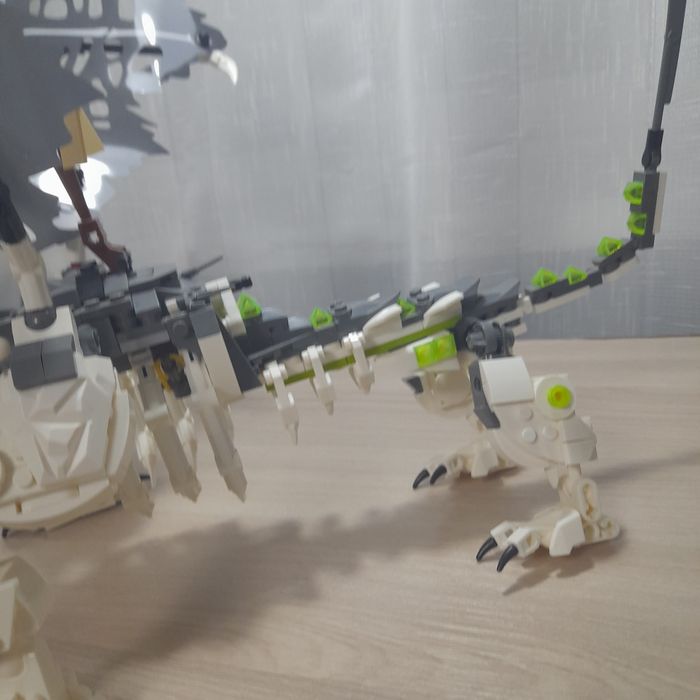 Продам дракона лего