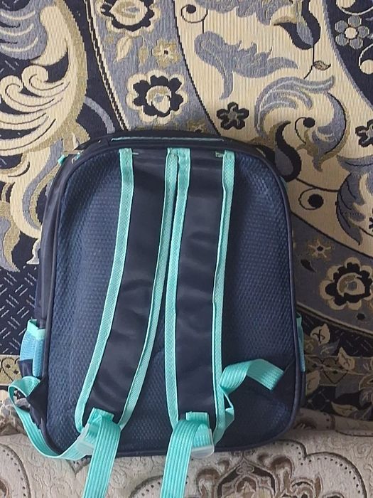 Продам школьный портфель  детский