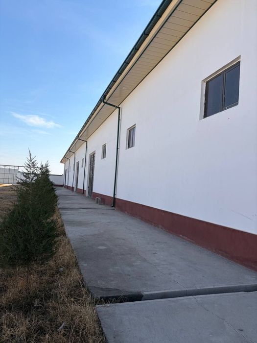 Сдается а аренду половина завода.