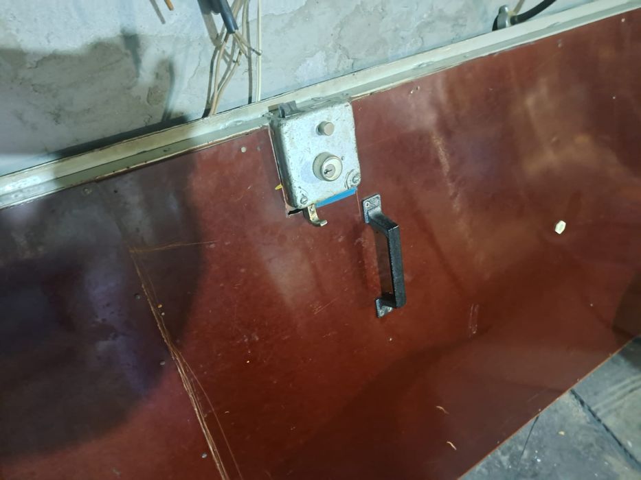 Продам Железную Дверь