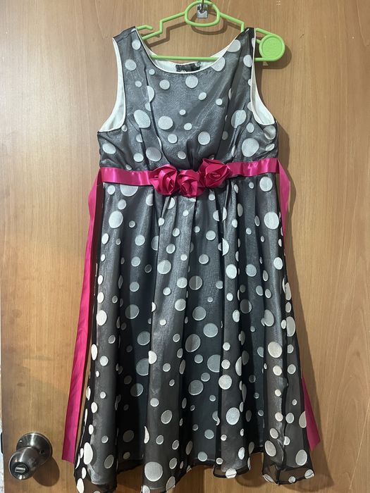 Продам  нарядные платья