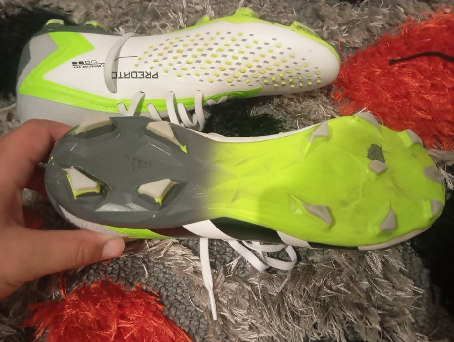 Ghete de fotbal Adidas Predator mărimea 44