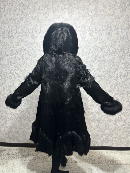 Продам шубу Нутрия