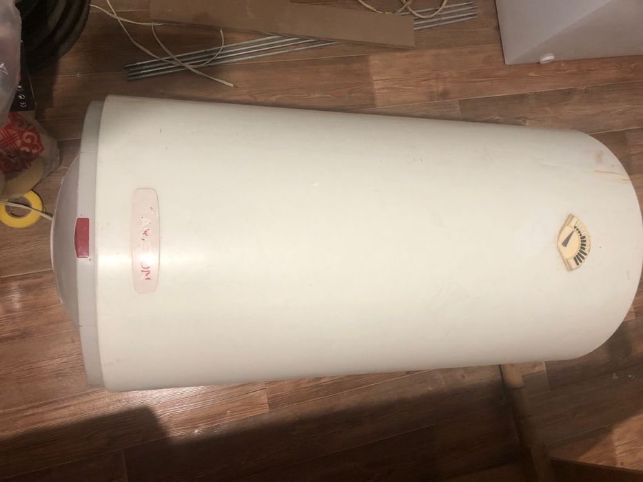 бойлер водонагреватель Аристон