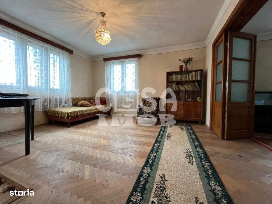 Casa P+1 cu teren 980 mp curte si gradina aproape de gara Gaesti