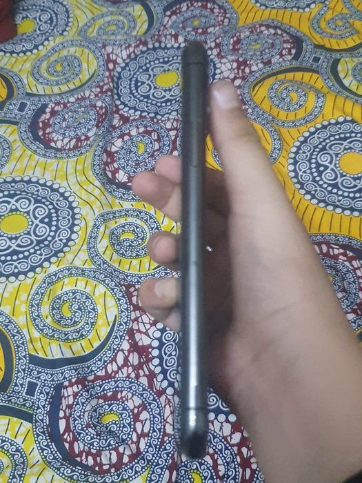 Vand volan gaming si iphone 11 pro state fb baterie 83