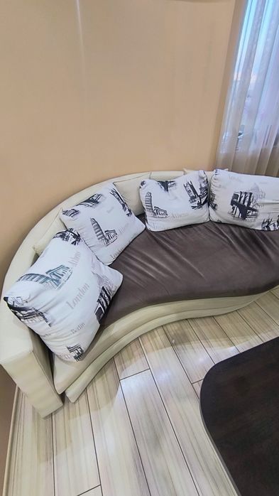 Луксозен диван..