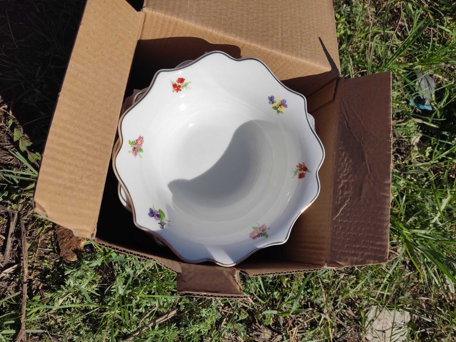 Наборы посуды 32 предмета и 28 предметов