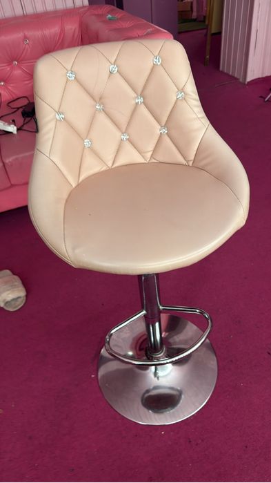 Scaun bar cu pietre