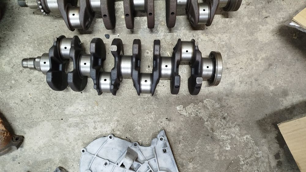 Продам коленвалы 21213. Разных размеров шеек.