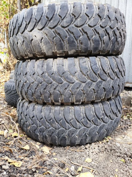 235 75 R15 Шины 3шт.