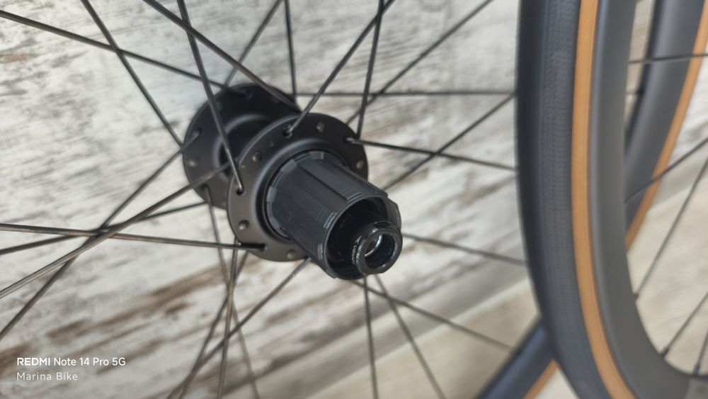 Карбонови шосейни капли Bontrager Aeolus Elite 35 Carbon Tubeless | HG