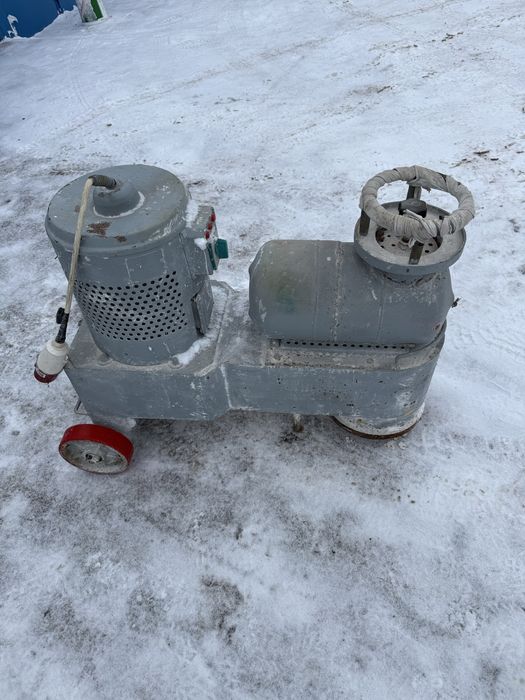 Продам шлифовальную машинку на 380 вольт