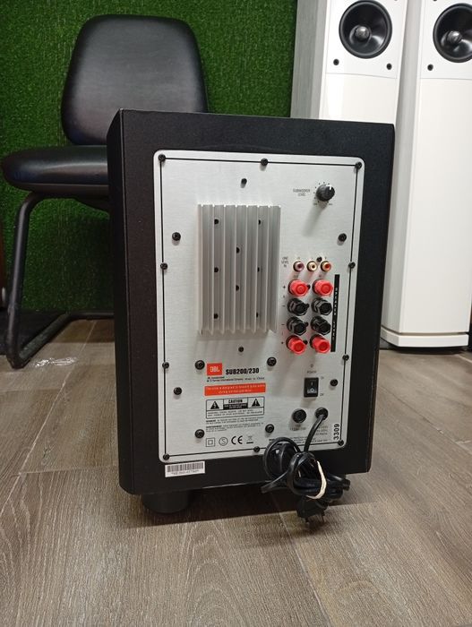 Активен субуфер JBL sub 200/230