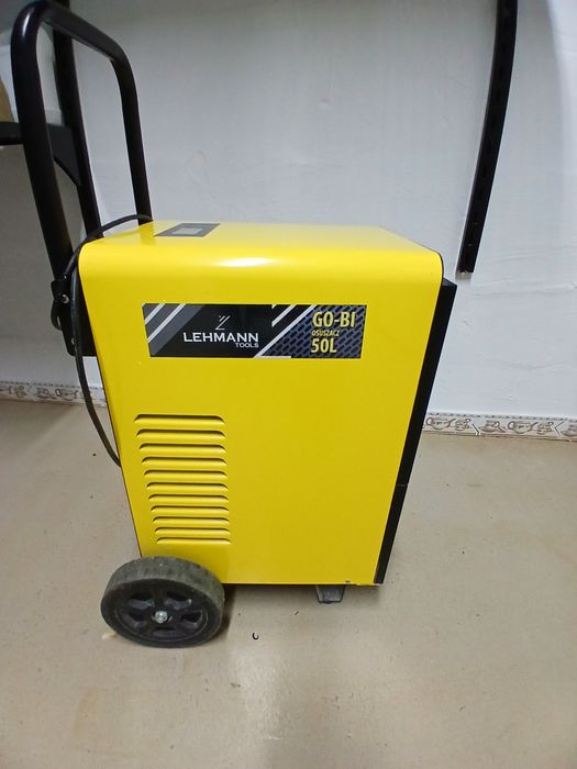 Dezumidificatore  industriale de închiriat.