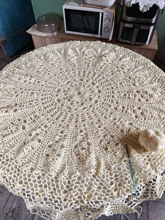 Скатерти ручной работы.