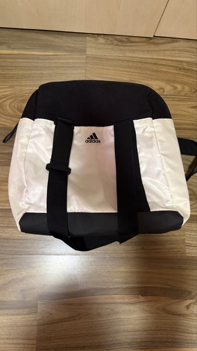 Adidas спортна чанта