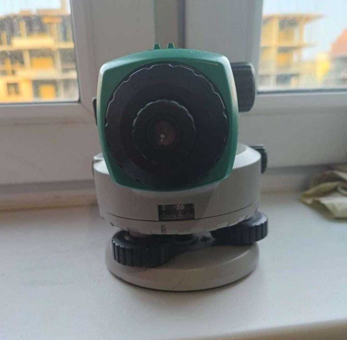 Нивелир оптический