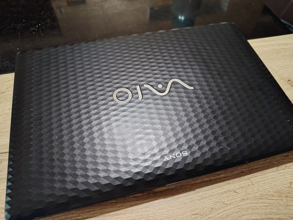 Sony Vaio (i5 / 8GB RAM / 120GB SSD + 500GB HDD) – Обслужен и бърз!