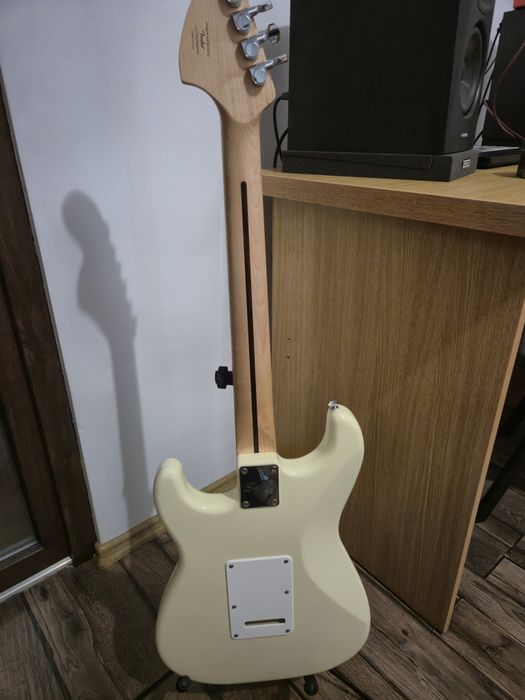 Set de chitara squier stratocaster affinity ow și amp vox cambridge 50