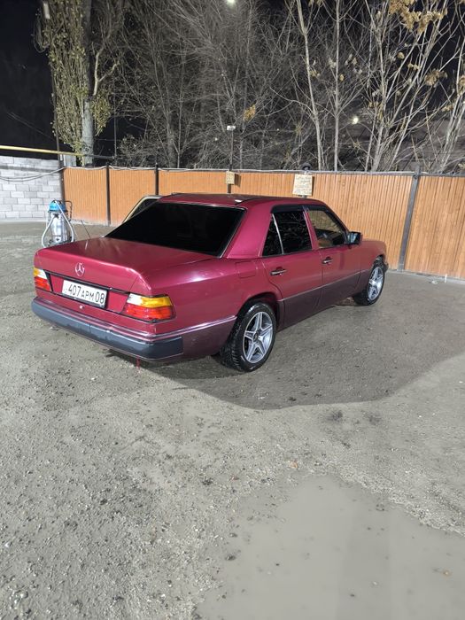 Продаю мерс 124.