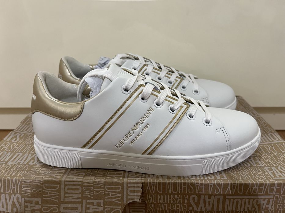 Чисто нови сникърси Emporio Armani