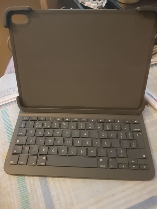 Logitech slim folio pro за Ipad pro 11