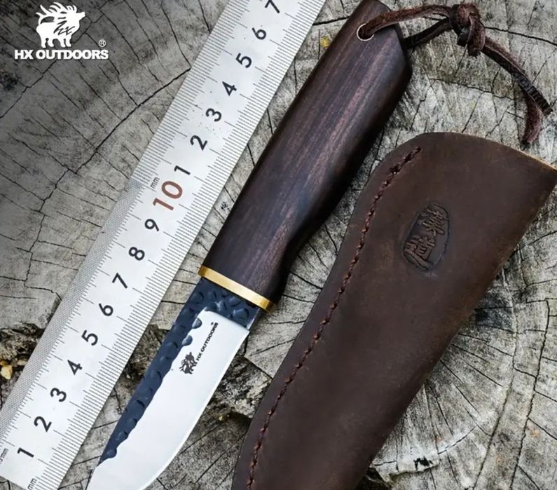 Ловен нож с кожен калъф