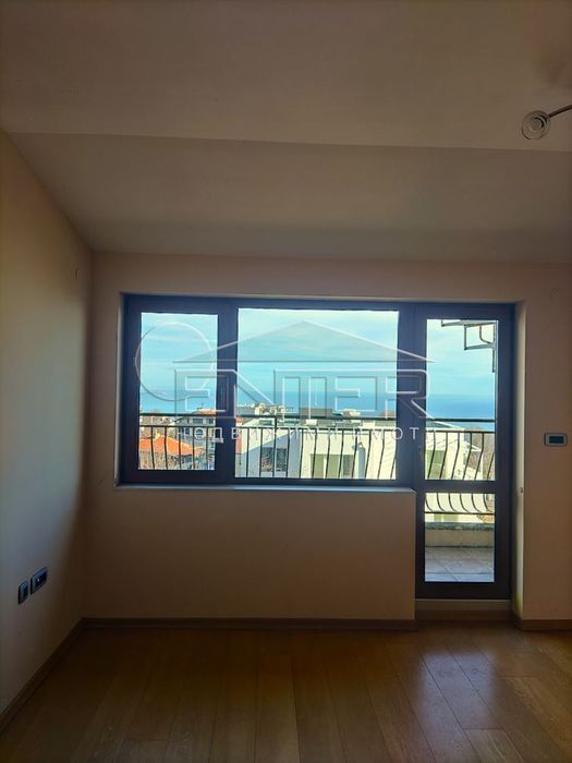 Продава се Тристаен апартамент в Варна, Галата - 158 кв.м за 1317 €/кв.м - Снимка #4