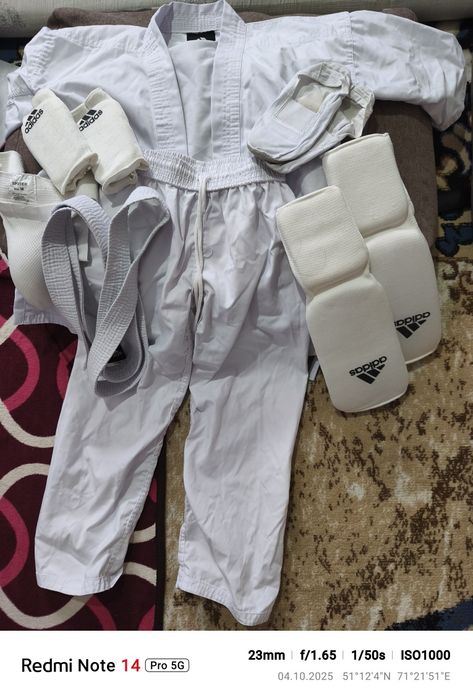 Продам кимано размер 130 б/у