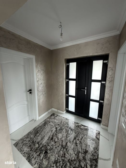 Casa noua cu etaj la cheie zona Scolii 11