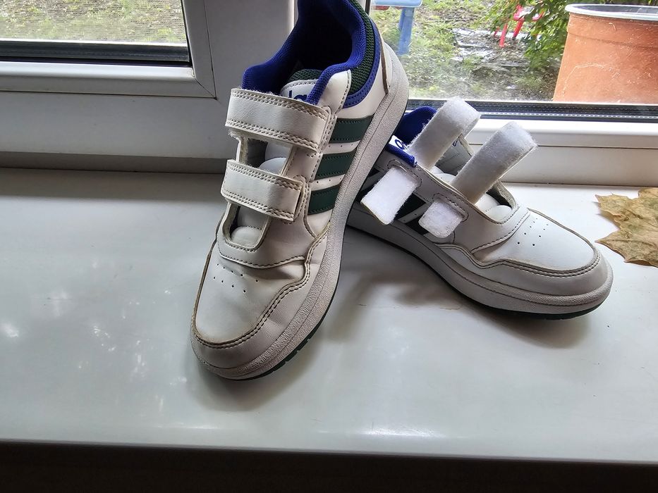 Adidas copii nr 32 , noi.