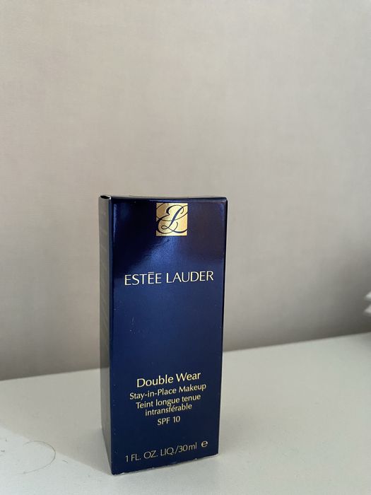 Clinique , Este Lauder