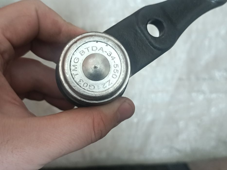 Шаровой шарнир Mazda 323
