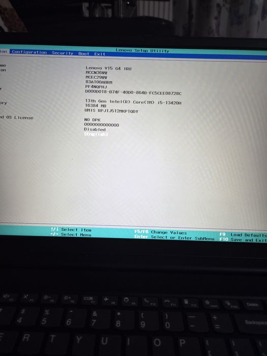 Vând Lenovo V15 Generația 4