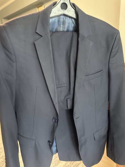 Костюм школьный.      .  .