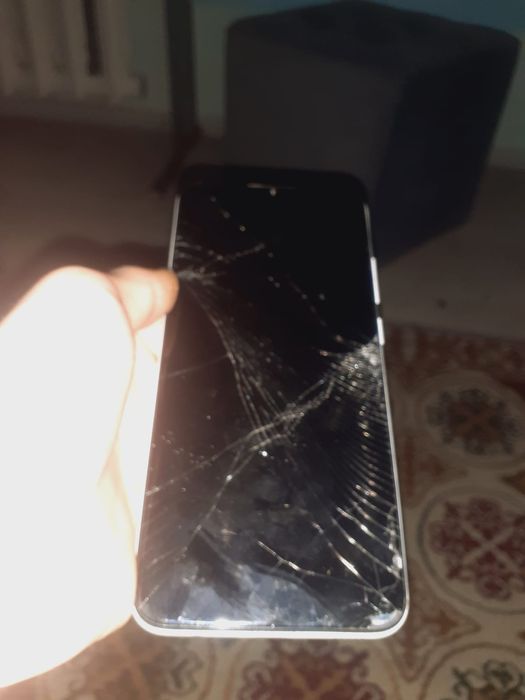 Самсунг А01 эран чуть разбит