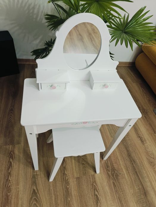 Masa de toaleta cu scaun fetite, montata