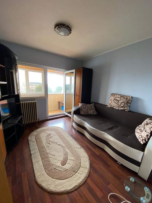 De inchiriat aprtament 3 camere