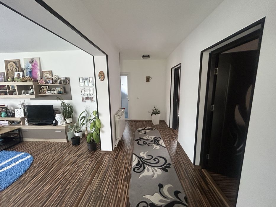 Casa de vanzare Iezureni